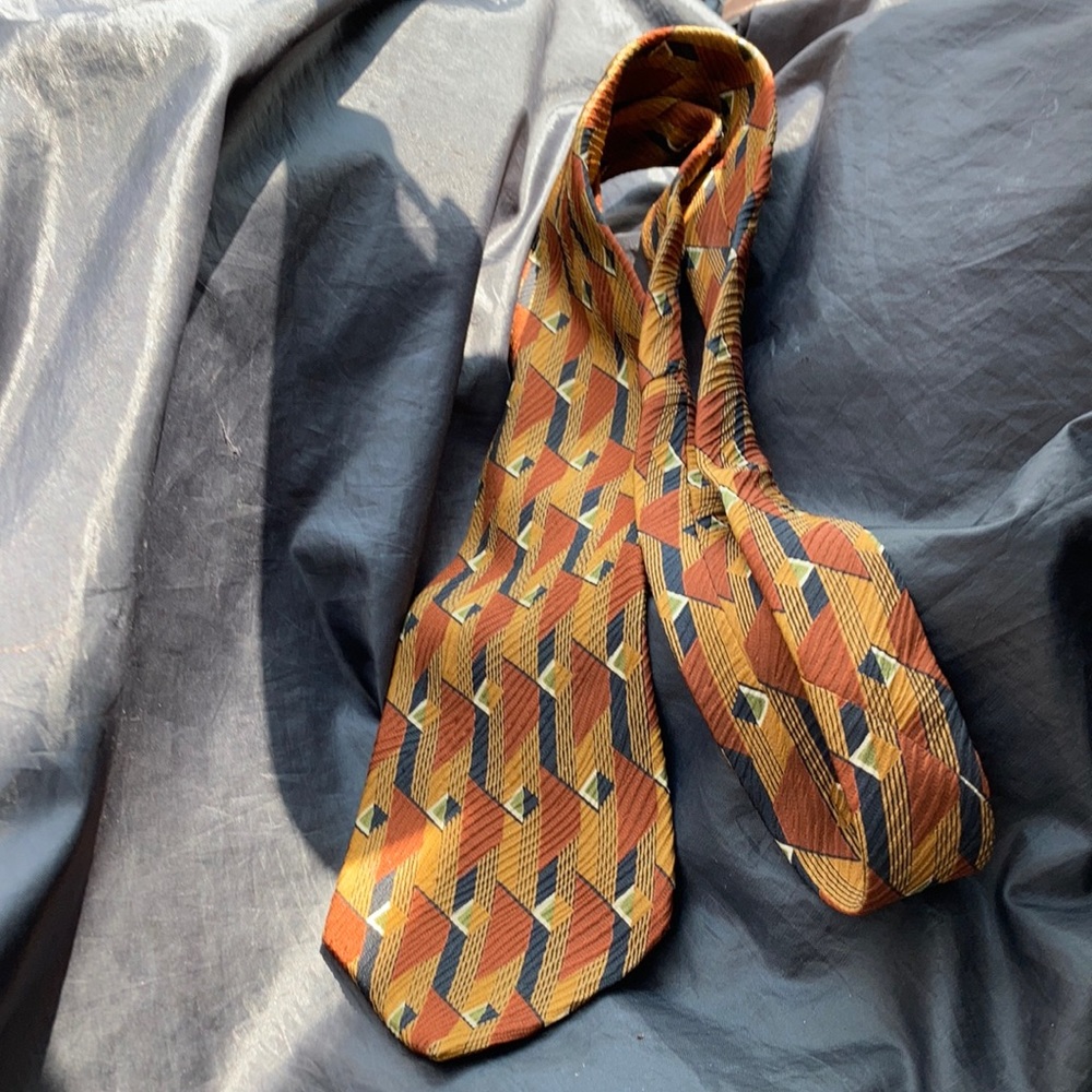Bugatti. XAE. Imported silk tie